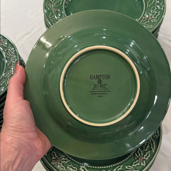 Christmas Berries HAMTON @ HOME. 12 Rimmed Soup Bowls. $10.00 EACH - Picture 2 of 6